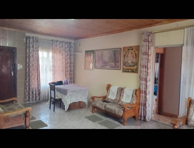 5 BEDROOM HOUSE FOR SALE IN CROSSMOOR